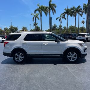 FORD EXPLORER XLT - 10