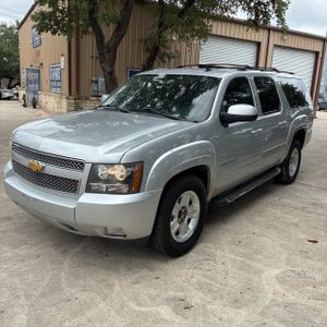 CHEVROLET SUBURBAN LT - 1