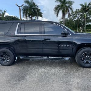 2017 Chevrolet SUBURBAN LT 照片 11