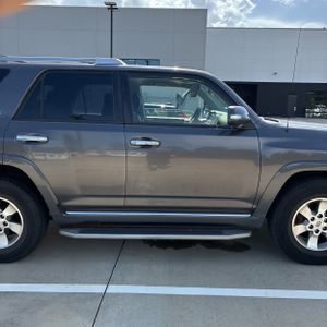 2013 Toyota 4RUNNER SR5 thumbnail 11