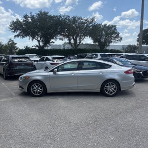 FORD FUSION SE - 3