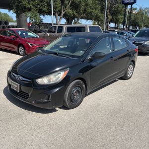 2012 Hyundai ACCENT GLS photo 1