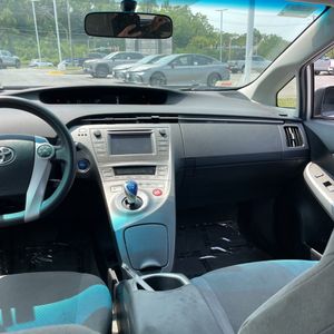 2015 Toyota PRIUS TWO thumbnail 35