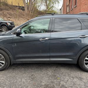 HYUNDAI SANTA FE SE - 4