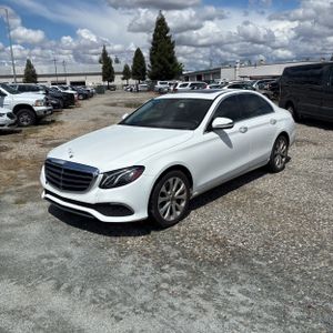 MERCEDES-BENZ E-CLASS - 1