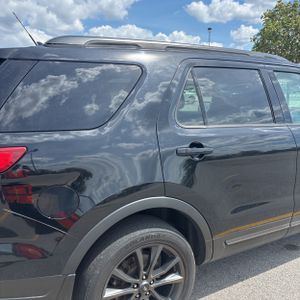 FORD EXPLORER XLT - 9