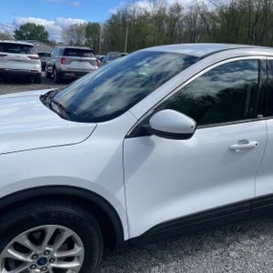 FORD ESCAPE SE - 2