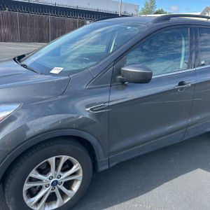FORD ESCAPE SE - 2