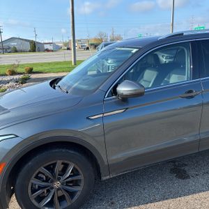 VOLKSWAGEN TIGUAN SE 4MOTION - 2