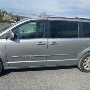 CHRYSLER TOWN AND COUNTRY TOURING - 4
