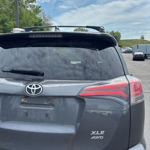 صورة 22 لـ 2017 Toyota RAV4 XLE