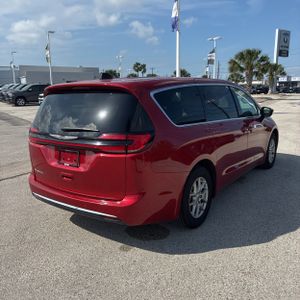 CHRYSLER PACIFICA TOURING L - 8