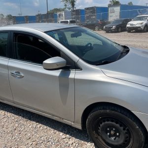 2015 Nissan SENTRA S — миниатюра 13