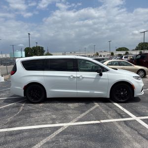 CHRYSLER PACIFICA TOURING L - 10