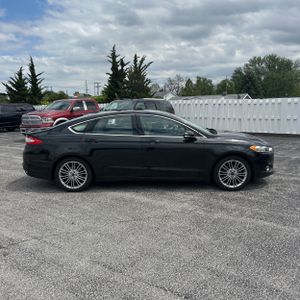 FORD FUSION SE - 10