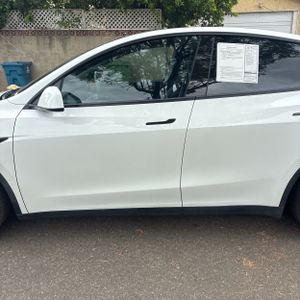TESLA MODEL Y LONG RANGE - 4