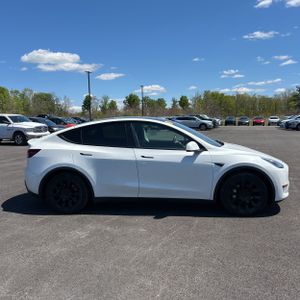TESLA MODEL Y LONG RANGE - 10