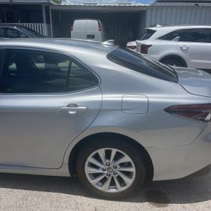 2021 Toyota CAMRY LE photo 6