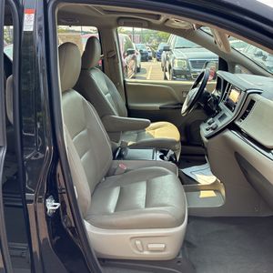 2020 Toyota SIENNA XLE 8-PASSENGER 缩略图 33