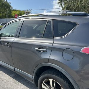 2017 Toyota RAV4 XLE photo 6