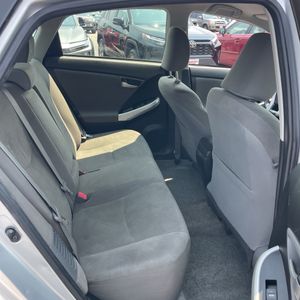 2015 Toyota PRIUS TWO thumbnail 34