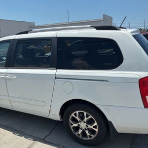 KIA SEDONA LX - 6