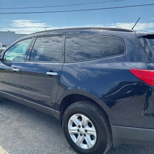 CHEVROLET TRAVERSE LS - 6