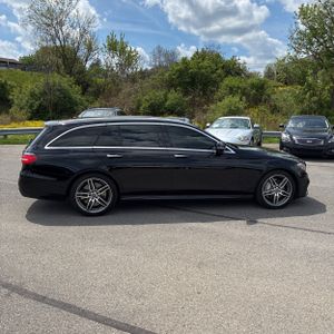 MERCEDES-BENZ E-CLASS - 10