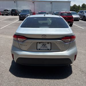 2025 Toyota COROLLA LE photo 6