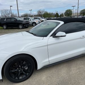 FORD MUSTANG ECOBOOST PREMIUM - 2