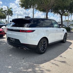 صورة 8 لـ 2024 LAND Rover RANGE ROVER SPORT P360 SE