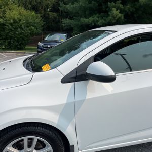 2015 Chevrolet SONIC LT AUTO 照片 2