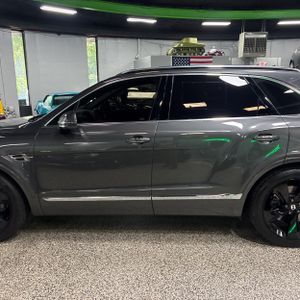 2017 Bentley BENTAYGA BASE — фото 4