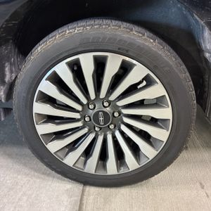 2019 Lincoln NAVIGATOR L RESERVE — миниатюра 18