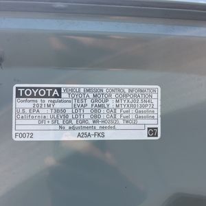 2021 Toyota RAV4 XLE — миниатюра 48