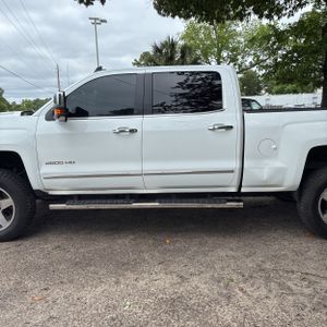 CHEVROLET SILVERADO - 4