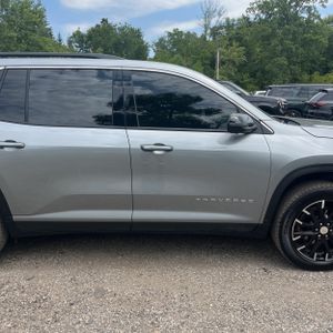 2025 Chevrolet TRAVERSE LT — миниатюра 11
