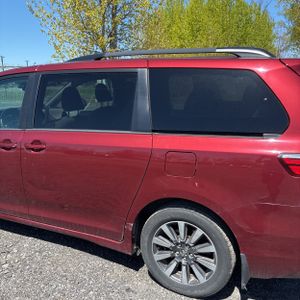 TOYOTA SIENNA - 6
