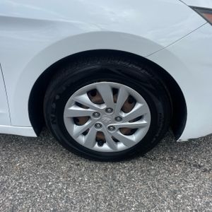 2019 Hyundai ELANTRA SE 缩略图 18