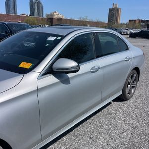 MERCEDES-BENZ E-CLASS - 4