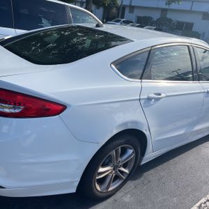 FORD FUSION SE - 8