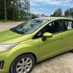 FORD FIESTA SE - 2