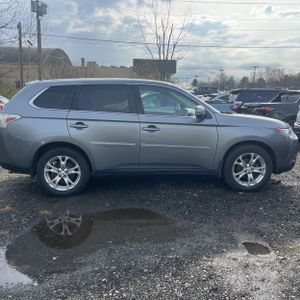 MITSUBISHI OUTLANDER GT - 10