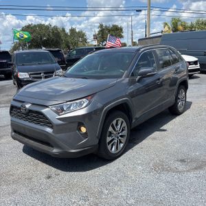 2019 Toyota RAV4 XLE PREMIUM — фото 1