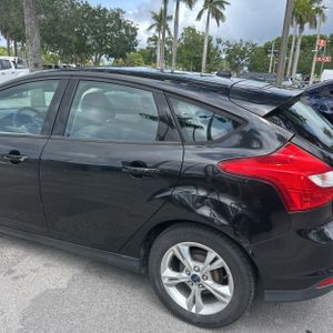 FORD FOCUS SE - 6