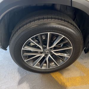صورة مصغرة 19 لـ 2024 Lexus NX 350 BASE