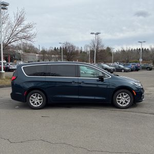 Chrysler Pacifica Touring L - 10