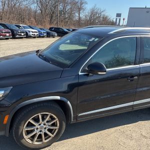 VOLKSWAGEN TIGUAN R-LINE - 2