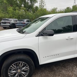 2025 Chevrolet TRAVERSE LT 照片 2