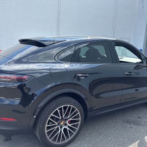 PORSCHE CAYENNE COUPE - 9